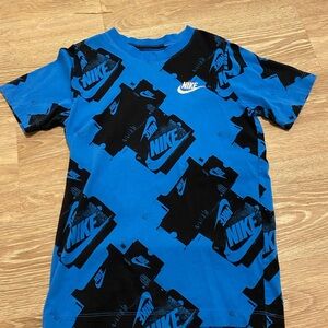 Nike Kids Black and Blue Patterned Tee